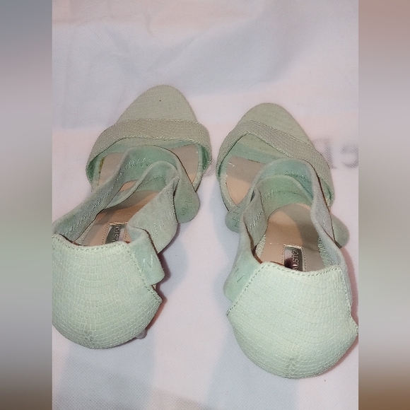 Halston Mint Green Open toe heels. New without tags. Leather Straps. Size 6 1/2M - Picture 6 of 12
